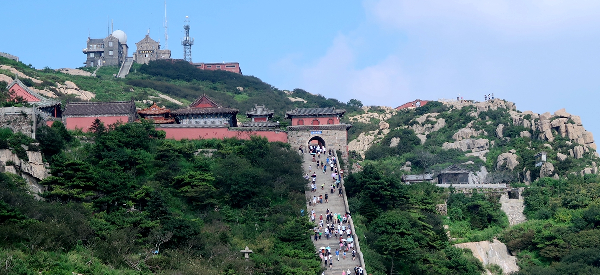 《玉皇上帝》山東泰山玉皇頂．青島嶗山．大明湖６日